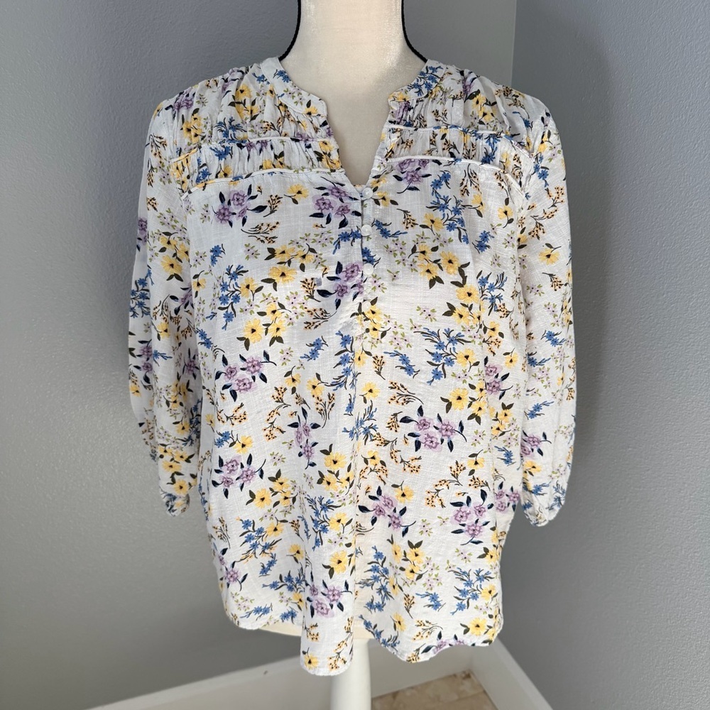 Liz Claiborne White Floral Ruffle-Yoke Blouse with Yellow and Lavender Flowers